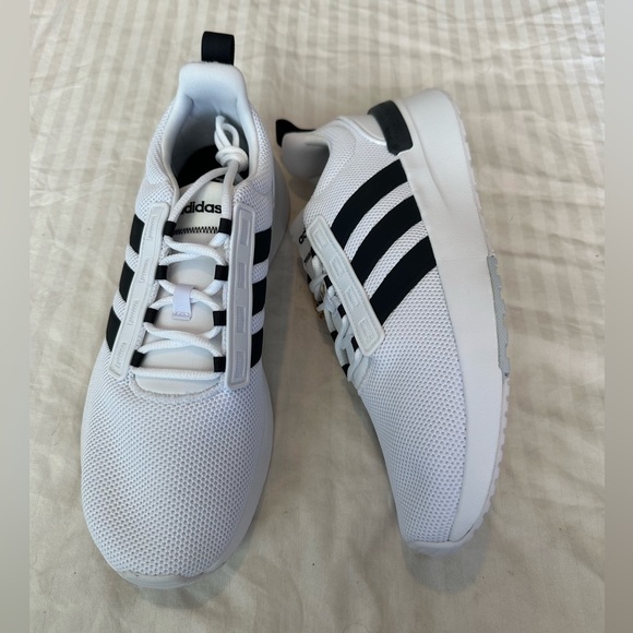 BRAND NEW Adidas Racer TR21 Course A Pied Mens Size 10 - GZ8182 - Picture 3 of 5
